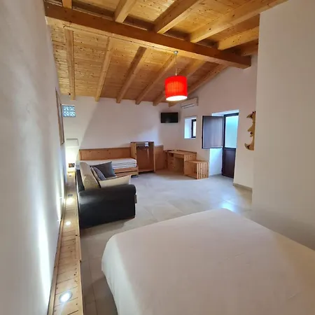 Couette-café Seta 4*