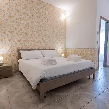 Seta Couette-café Giardini-Naxos